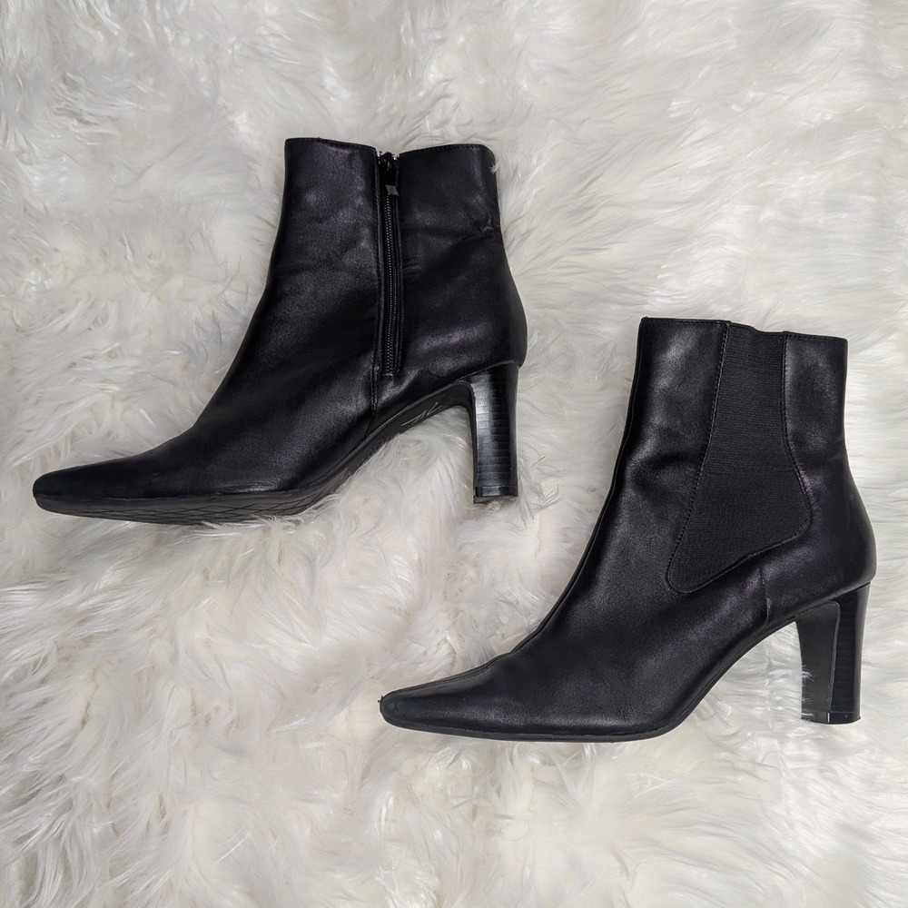 Black Leather Pointed Toe Heeled Ankle Booties from Predictions Size 7.5
